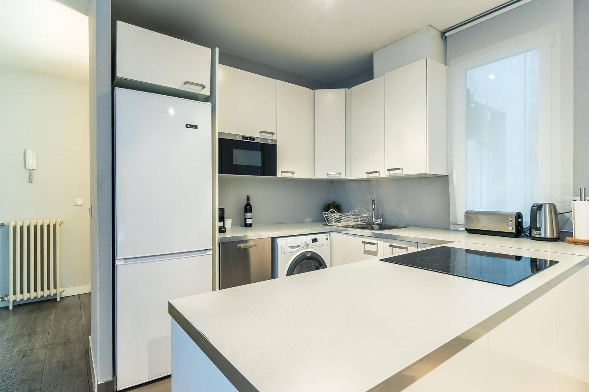 Castellana Suites Madrid Extérieur photo