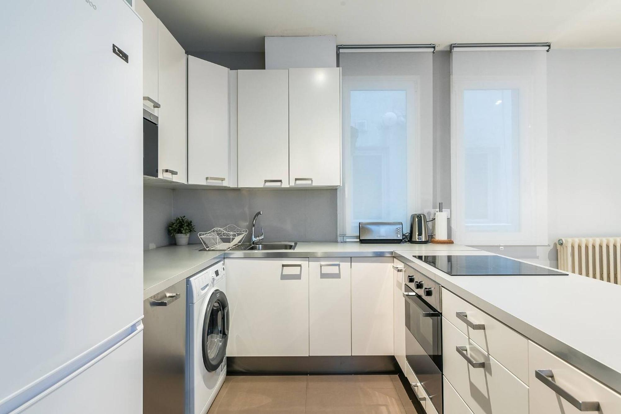 Castellana Suites Madrid Extérieur photo