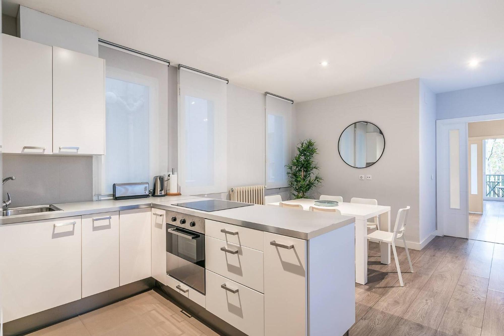 Castellana Suites Madrid Extérieur photo